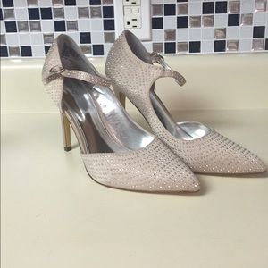 Tevolio satin studded pumps beige size 8.5